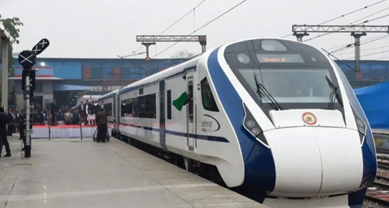 తెలుగు రాష్ట్రాల్లో వందేభారత్ రైళ్లకు జోరుj

