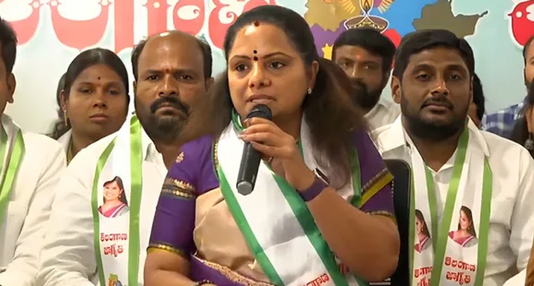 బీసీ బిల్లు కోసం పోరాటానికి సిద్ధం.. అంబేడ్కర్‌కు నివాళులర్పించిన కవిత

