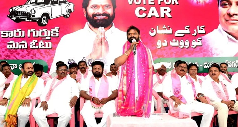 బీసీ రిజర్వేషన్ల పేరిట ప్రజలను మోసం చేస్తున్న కాంగ్రెస్ ప్రభుత్వం.. శ్రీనివాస్ గౌడ్

