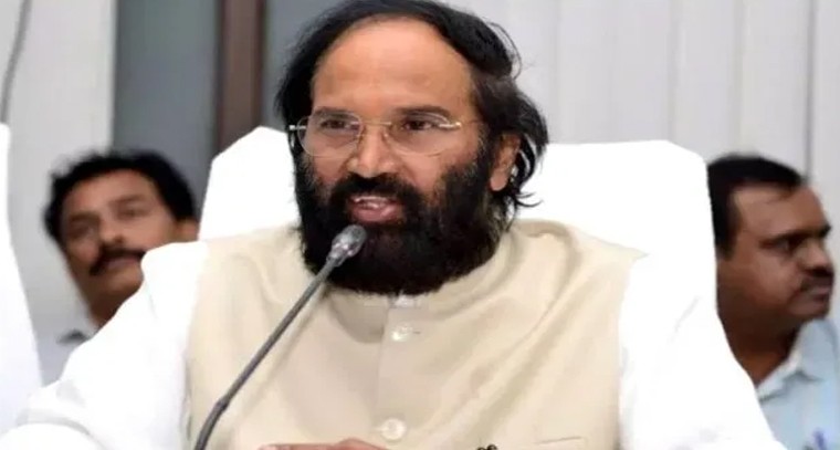 హుజూర్‌నగర్‌లో మంత్రి ఉత్తమ్ పిటిషన్లపై హైకోర్టు విచారణ

