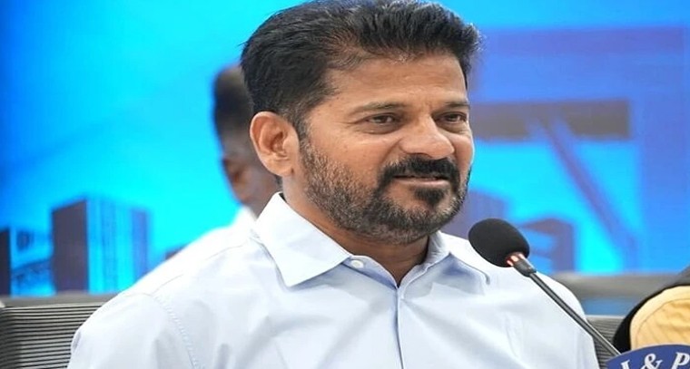 రేవంత్ సర్కార్ కీలక అడుగులు.. త్వరలో కేబినెట్ భేటీ.. ముంబై పర్యటనలో సీఎం బిజీ

