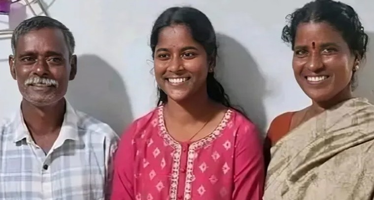 టైర్ పంక్చర్ షాపు నుంచి డీఎస్పీ హోదా వరకు: మౌనిక విజయ గాథ

