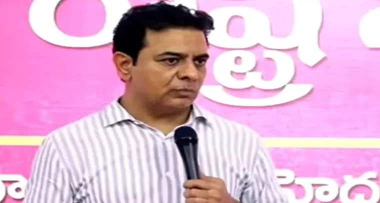 ట్రిపుల్ ఆర్ బాధితుల ఐక్యతే శక్తి.. స్థానిక ఎన్నికల బహిష్కరణకు సిద్ధమవ్వండి – కేటీఆర్

