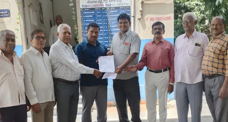 చర్లపల్లి రైల్వే స్టేషన్‌కు బస్సు సౌకర్యం కల్పించాలని ప్రజల డిమాండ్

