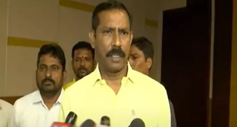 టీడీపీలో వర్గపోరులు.. గాడి తప్పిన ఎమ్మెల్యేలపై కఠిన చర్యల హామీ

