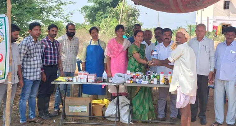 ఇసాయిపేటలో ఉచిత పశు వైద్య శిబిరం ఏర్పాటు

