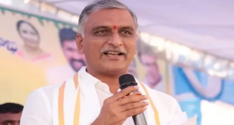 రైతులకు యూరియా సరఫరా కష్టాలు.. BRS నేత హరీశ్ రావు ఆందోళన

