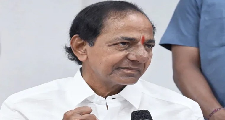 కవిత ఆరోపణలపై BRS లో ఉత్కంఠ.. నేతలతో సమావేశం, స్పందనపై అందరి చూపులు

