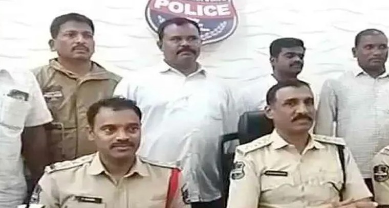 ఆస్తి కోసం అమానవీయం.. కొడుకు చేతిలో తండ్రి దారుణ హత్య

