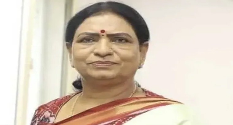 కోయిలకొండలో ఎంపీ డీకే అరుణ పర్యటన.. కస్తూర్బా బాలికల పాఠశాల ప్రారంభోత్సవంలో పాల్గొనడం

