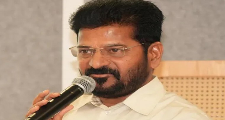 తెలంగాణ సీఎం రేవంత్ రెడ్డి ఢిల్లీలో బీసీ రిజర్వేషన్ల కోసం ధర్నా

