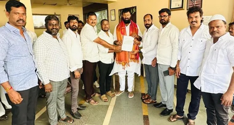 ప్రజల చెంతకు కూన శ్రీశైలం గౌడ్..  సమస్యల పరిష్కారమే ధ్యేయంగా ముందడుగు

