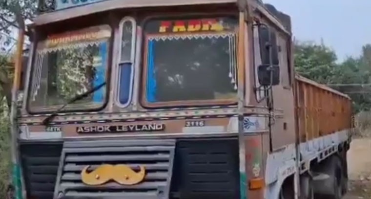 తూప్రాన్ టోల్‌ప్లాజా వద్ద భారీగా అక్రమ రేషన్ బియ్యం స్వాధీనం