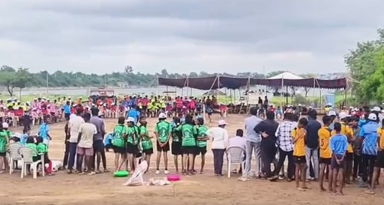 ప్రభుత్వ పాఠశాల విద్యార్థులకు ఆటల పోటీలు