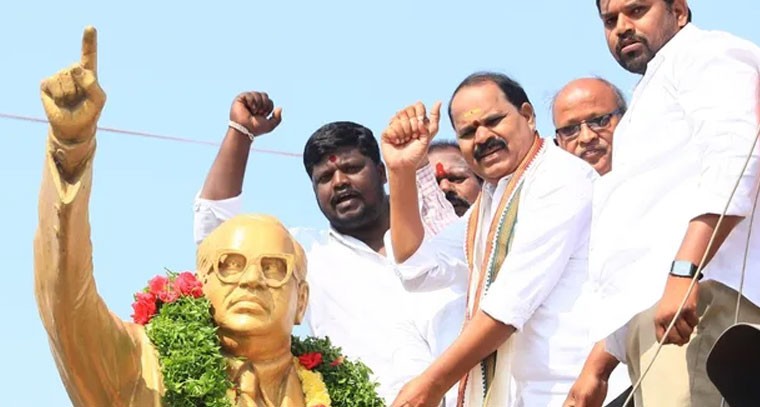 అంబేద్కర్ కు ఎమ్మెల్యే శంకర్ నివాళి