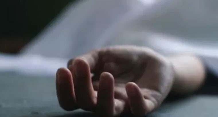 భార్యను చంపి వాట్సాప్ స్టేటస్ పెట్టి.. ఆపై భర్త ఉరేసుకొని మృతి