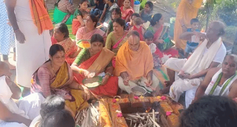 బండమీదిపల్లిలో దుర్గామాత నవరాత్రి ఉత్సవాలు