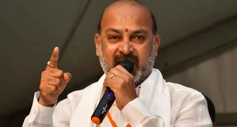 మోదీకి క్షమాపణ చెప్పాల్సిందే.. కూనంనేనిపై బండి సంజయ్ ఫైర్