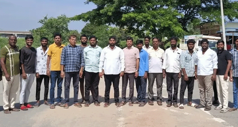 బీసీ రిజర్వేషన్ల జీవోపై హైకోర్టు స్టే: నంగునూరులో బంద్ విజయవంతం