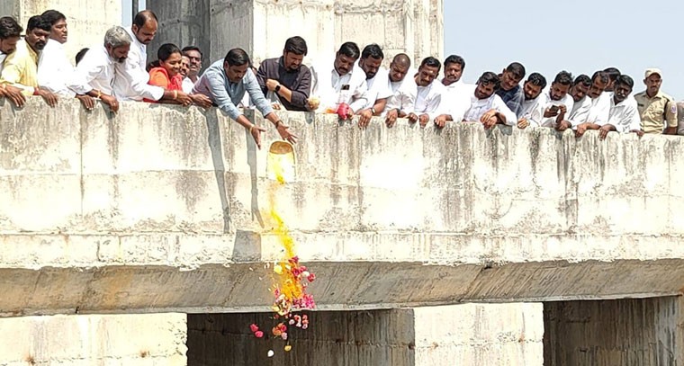 మల్లన్న సాగర్ 15వ కాల్వ నుంచి బస్వపూర్ రిజర్వాయర్ కు  నీరు  విడుదల  : ఎమ్మెల్యే బీర్ల అయిలయ్య