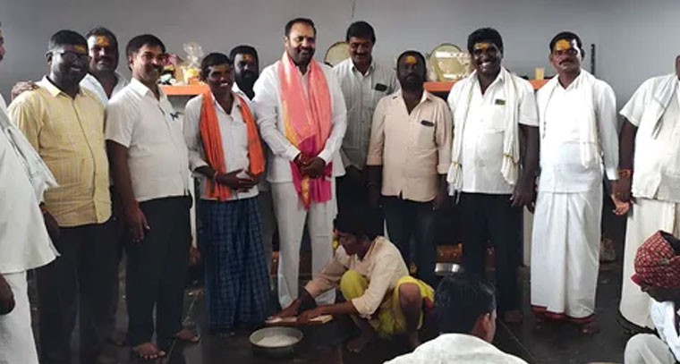 బీరప్ప స్వామి కామరతి కల్యాణ వేడుకల్లో ఎమ్మెల్యే పూజలు