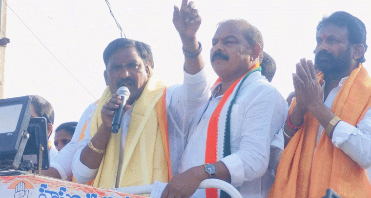 జనగామ మున్సిపాలిటీలో కాంగ్రెస్ అభ్యర్థులను భారీ మెజార్టీతో గెలిపించండి : ప్రభుత్వ విప్ బీర్ల అయిలయ్య
