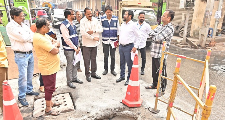 బేగంబజార్ పరిధిలో ప‌ర్య‌టించిన ఎండీ