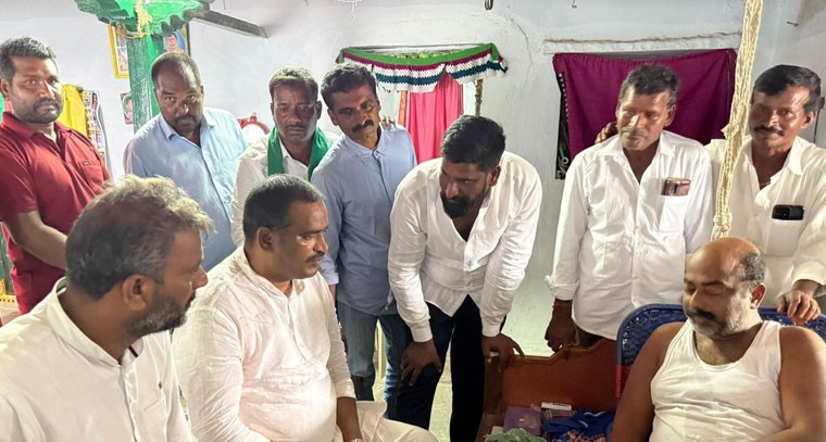 ఆలేరు పేద ప్రజలకు జీతాన్ని అంకితం చేసిన ప్రభుత్వ విప్,ఆలేరు ఎమ్మెల్యే బీర్ల అయిలయ్య