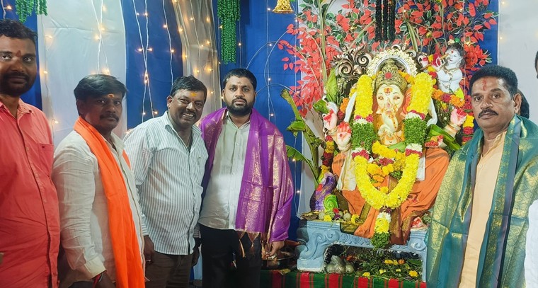 గణపతి నవరాత్రుల్లో పాల్గొన్న మాజీ డిప్యూటీ మేయర్