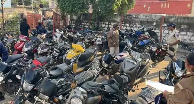 రాజేంద్రనగర్‌లో పోలీసుల భారీ కార్డెన్ సెర్చ్