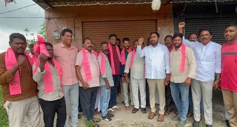 బీఆర్‌ఎస్‌లో చేరిన కాంగ్రెస్ నాయకులు