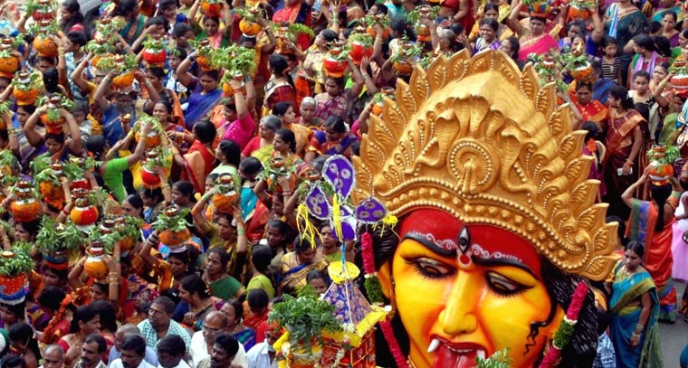 హైదరాబాద్ లో ఆషాఢ బోనాల సంబురం ప్రారంభం..