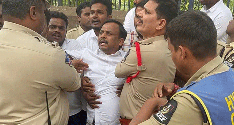 BRSV విద్యార్థి సంఘాల మీటింగ్‌ను అడ్డుకున్న పోలీసులు