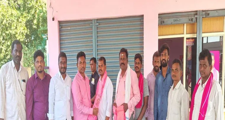 బీఆర్ఎస్ లోకి మాజీ సర్పంచ్