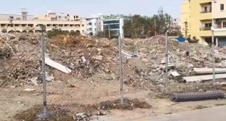 3.20 ఎక‌రాల ప్ర‌భుత్వ భూమి స్వాధీనం..