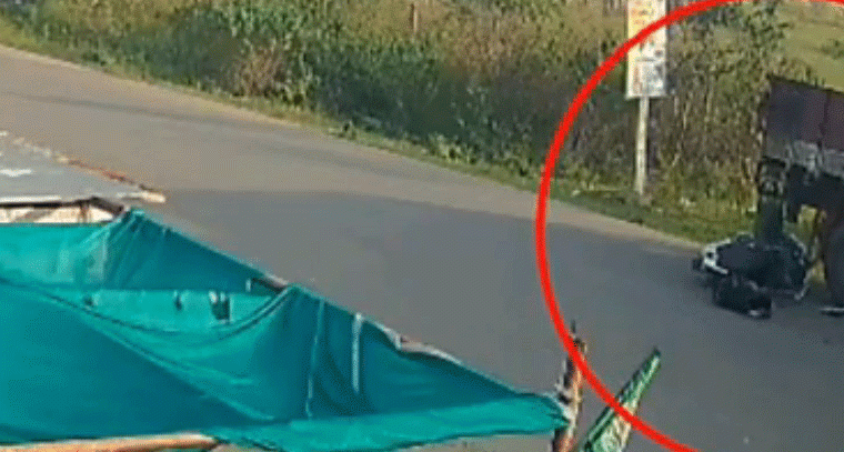 ఆగి ఉన్న లారీని ఢీకొట్టిన యువకుడు