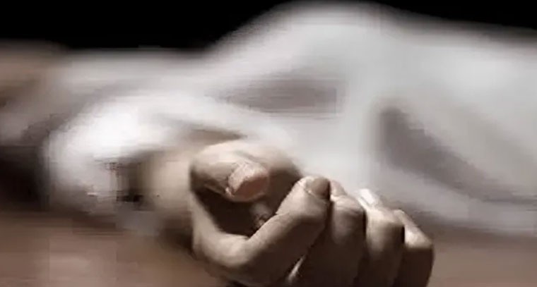 రైలు ఢీకొని గుర్తు తెలియని యువకుడి మృతి