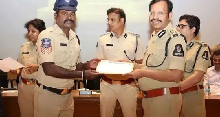 చిలకలగూడ పోలీస్ కానిస్టేబుల్ కు అవార్డు