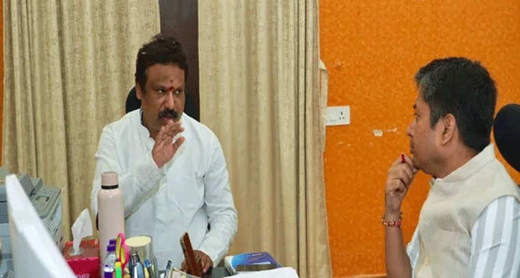 పలు సమస్యలపై బోర్డు సిఈఓ తో భేటీ అయిన ఎమ్మెల్యే