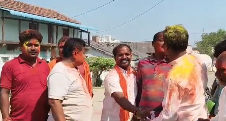 ఘనంగా హాలిరా హోలీ చమ్మాకెలి