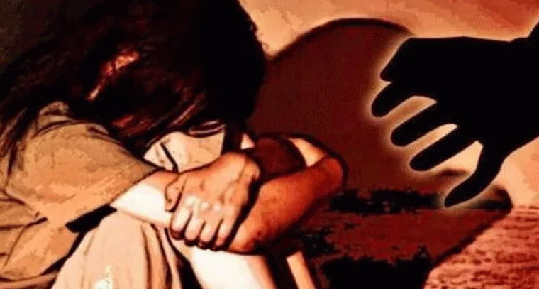 చాక్లెట్ ఆశ చూపించి నాలుగేళ్ల చిన్నారిపై అత్యాచారం