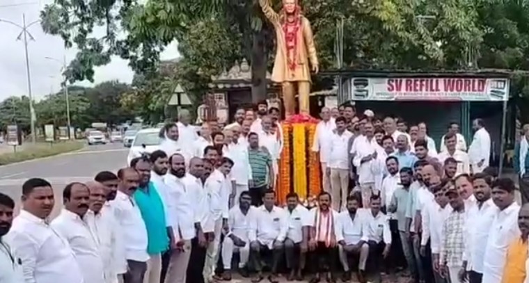 చేవెళ్ళలో రాజీవ్ గాంధీ జయంతి: కాంగ్రెస్ ఘన నివాళులు