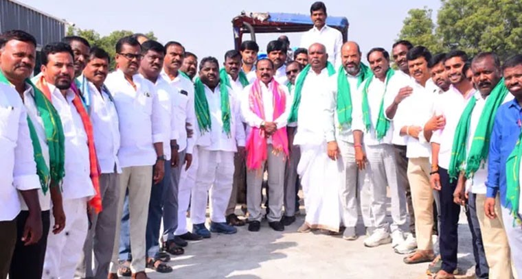 పత్తి కొనుగోలు కేంద్రాన్ని ప్రారంభించిన ఎమ్మెల్యే