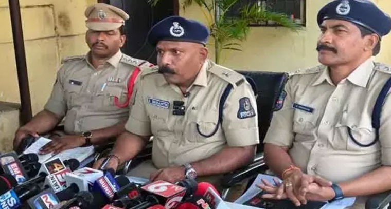 ఇద్దరు ఆటోడ్రైవర్ల మృతి.. ఐదుగురి అరెస్ట్