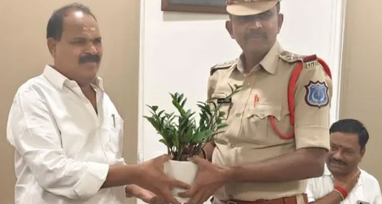 నూతన సీఐ సీతారాం కు షాద్ నగర్ ఎమ్మెల్యే సూచన