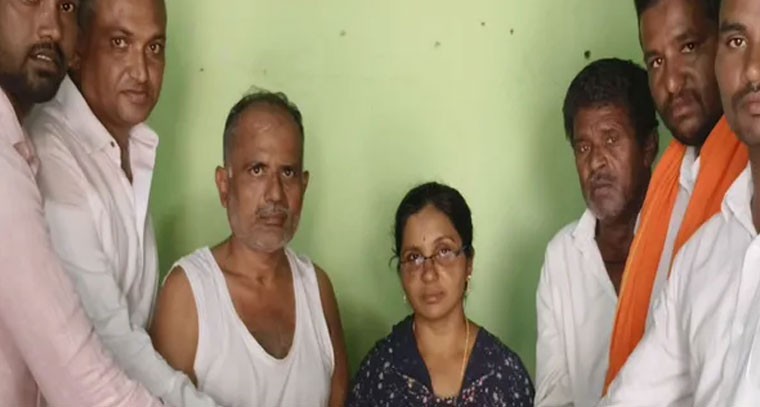 CMRF చెక్కుల పంపిణీ