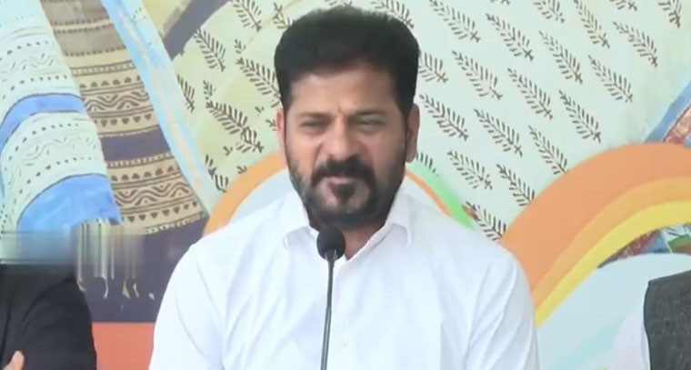 బీజేపీ ద్వంద్వ వైఖరి అవలంబిస్తోంది: సీఎం రేవంత్