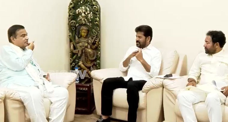 కేంద్ర మంత్రి నితిన్ గడ్కరీతో సీఎం రేవంత్ రెడ్డి భేటీ 