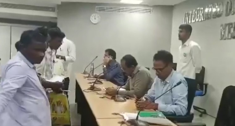 సంబంధిత శాఖాధికారులను ఆదేశించిన అదనపు కలెక్టర్