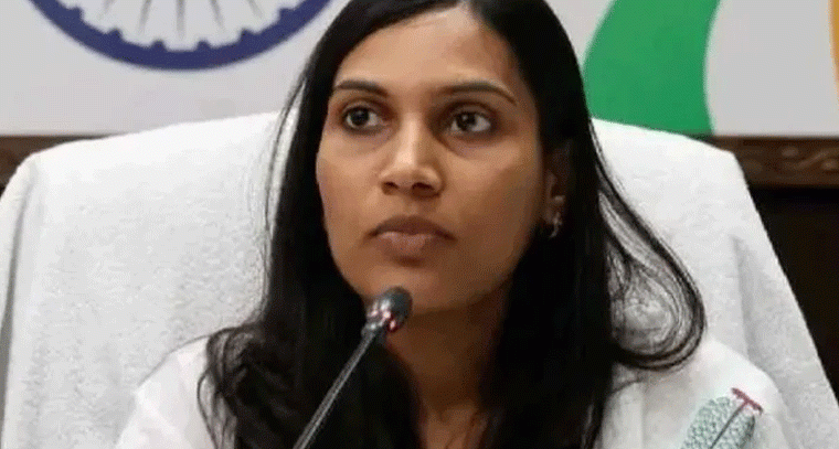 ఉద్యోగులు ఎన్నికల ప్రచారంలో పాల్గొనద్దు: కలెక్టర్